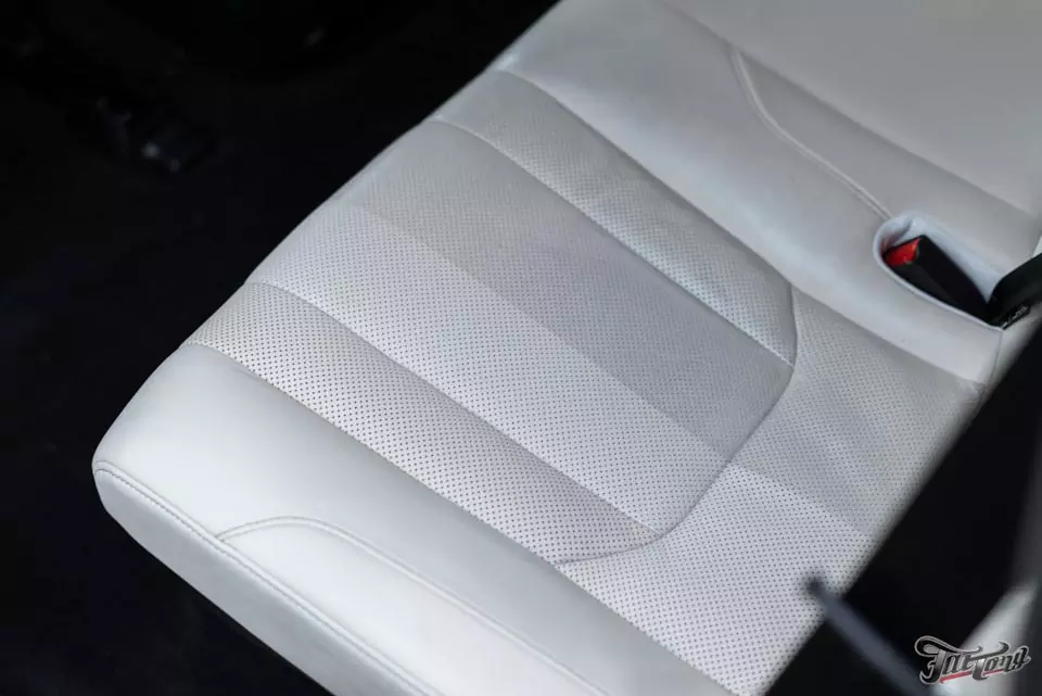 Lexus LX570. Химчистка белого салона и защита керамикой